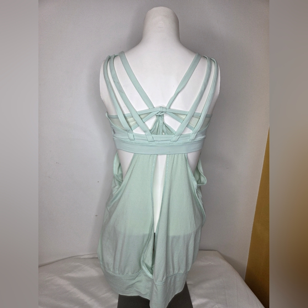 Lululemin Athletica Size 8 Mint Color Strappy Back Tank Top - Picture 1 of 8